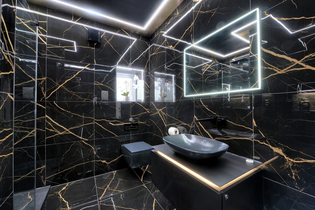 High Roller Bedroom Bathroom 1c